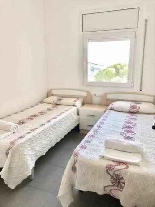 Amplio Apartamento Con Jardin En Almadrava Roses Eksteriør bilde